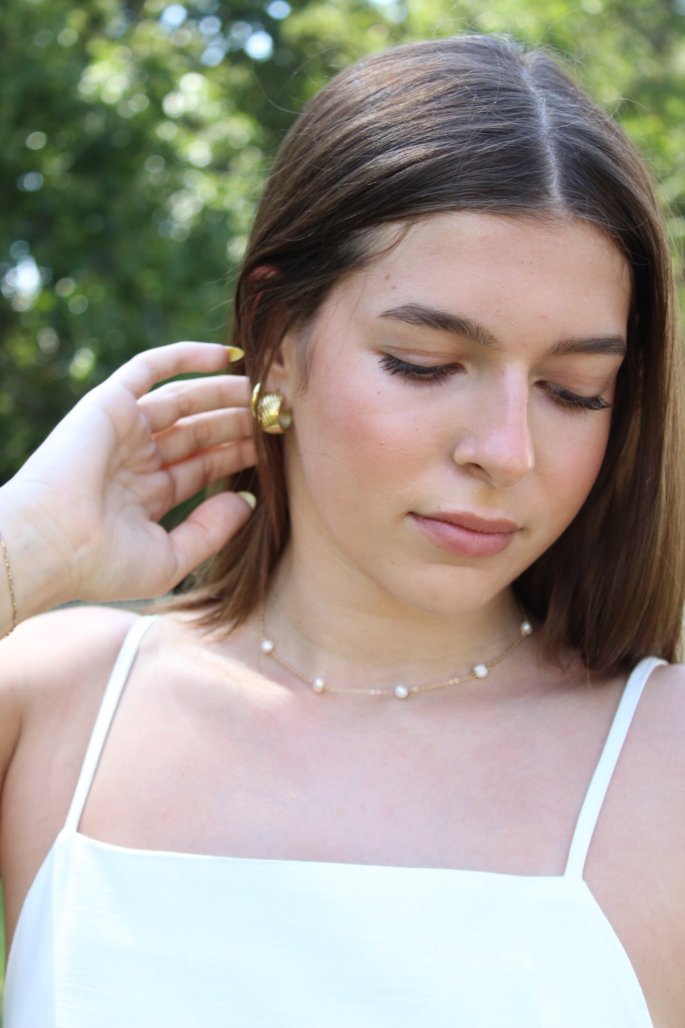 Gold Stationed Pearl Choker