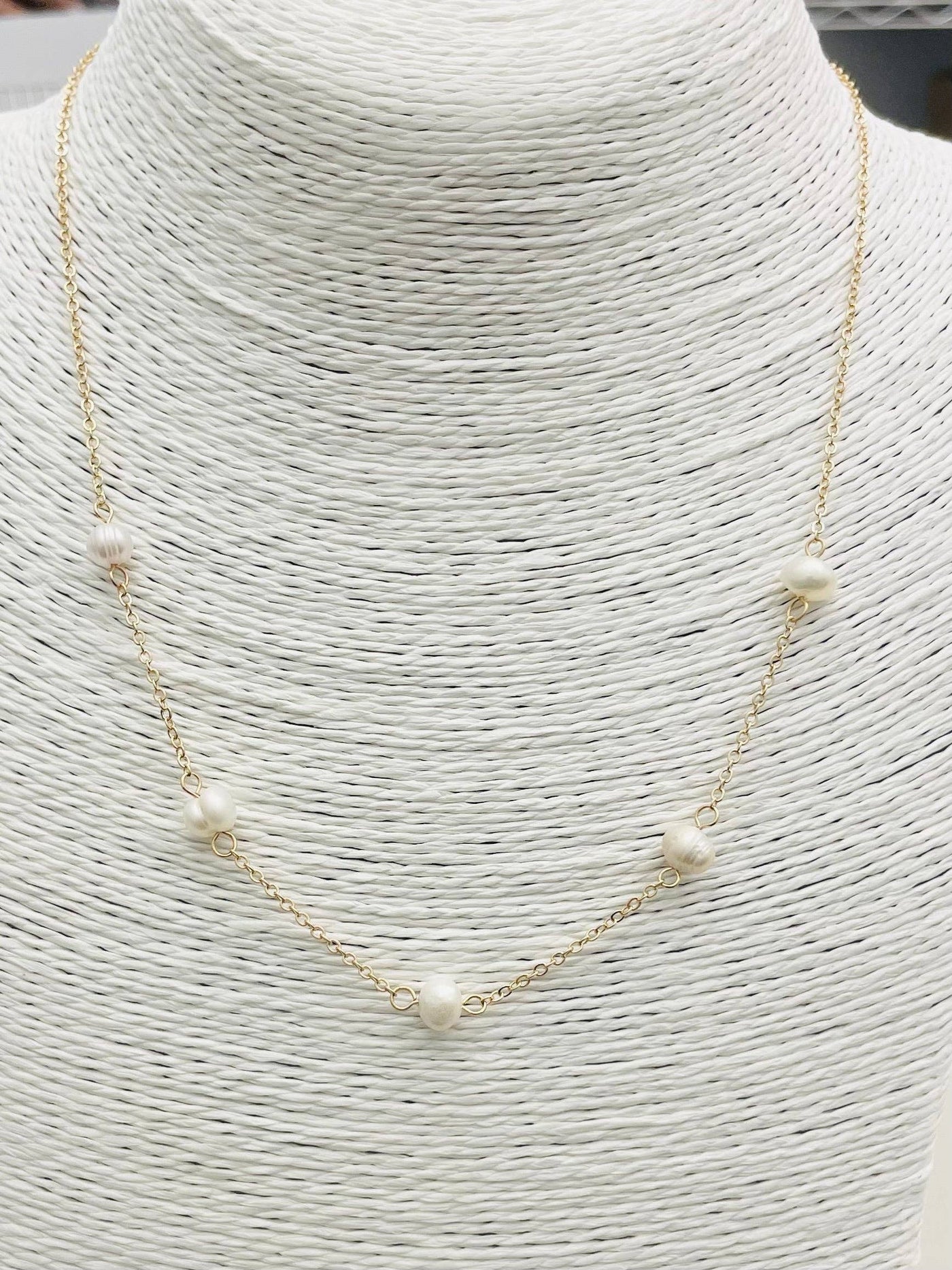 Gold Stationed Pearl Choker