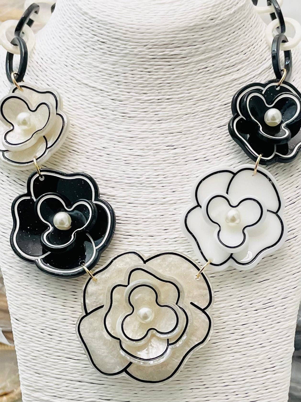 Claire Floral Necklace